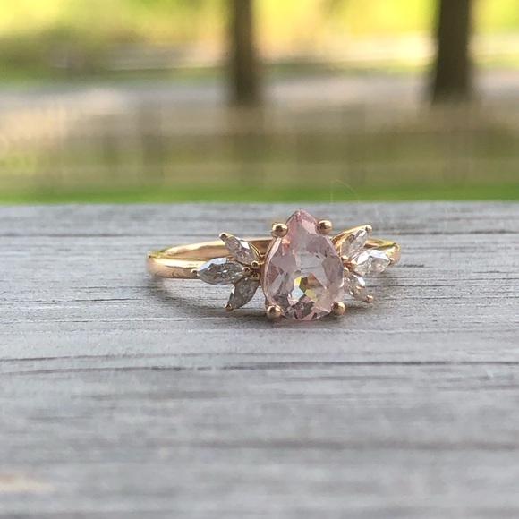 Jewelry - 18k ring engagement ring